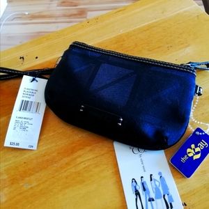 Nine& CO black wristlet